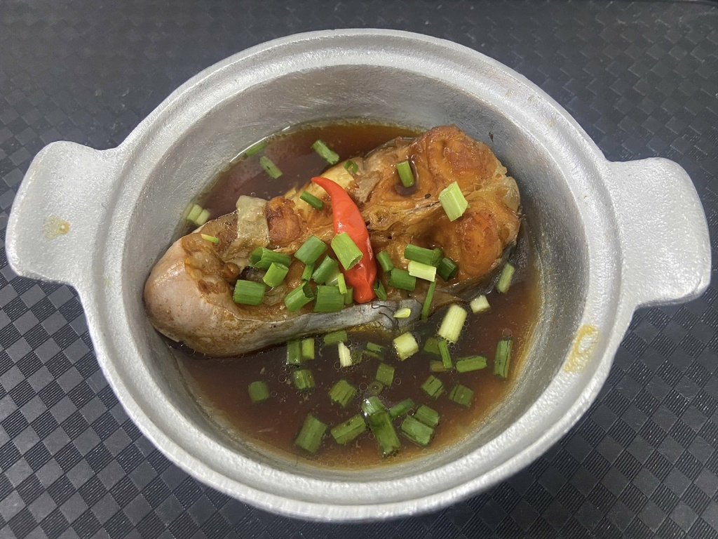Cá basa kho hành ớt